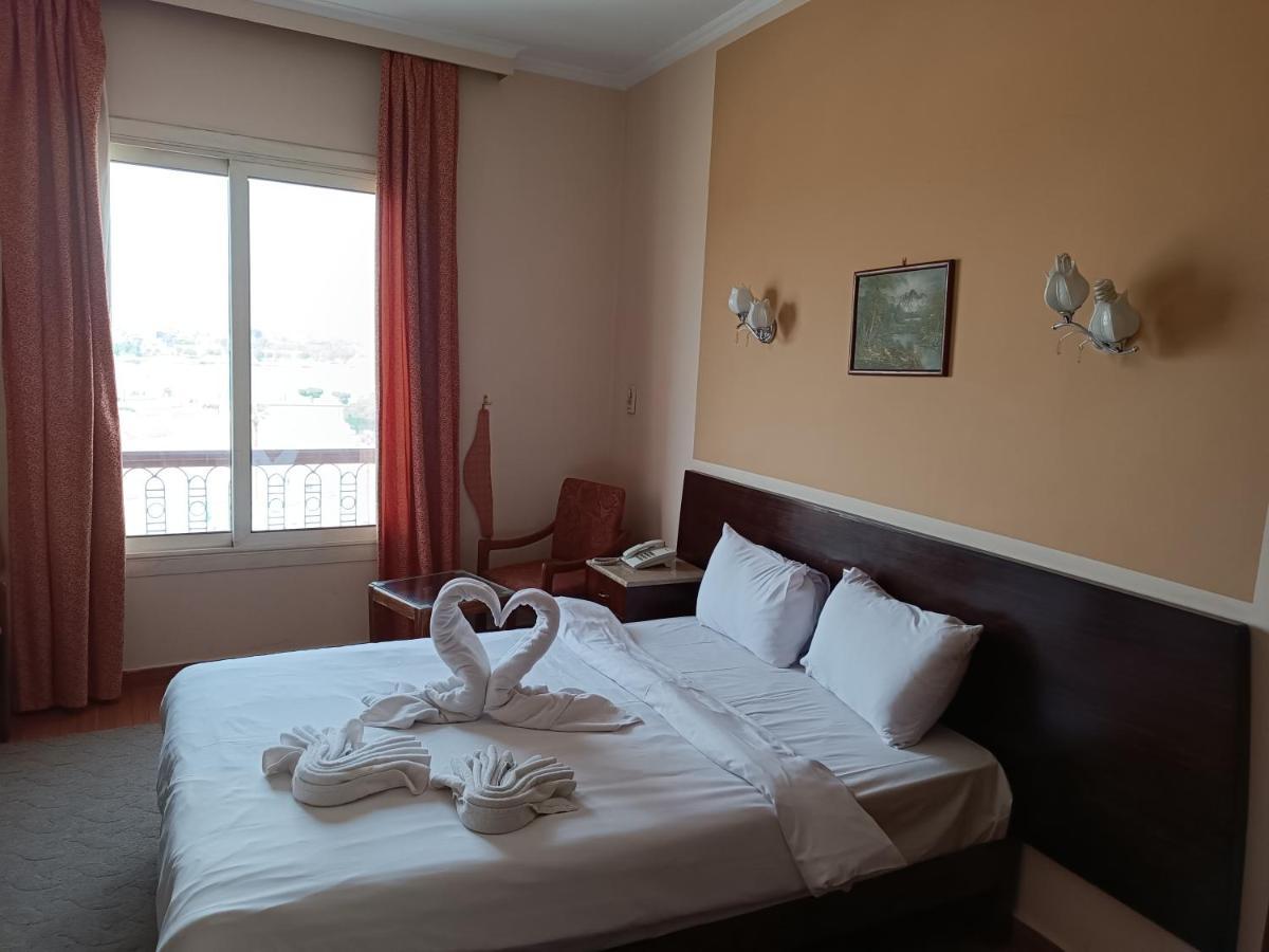 Susanna 3* Luxor